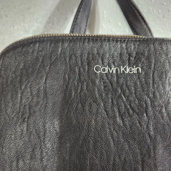 Calvin Klein Sonoma Bubble Lamb Zip Around Backpack Black Leather - Picture 2 of 9